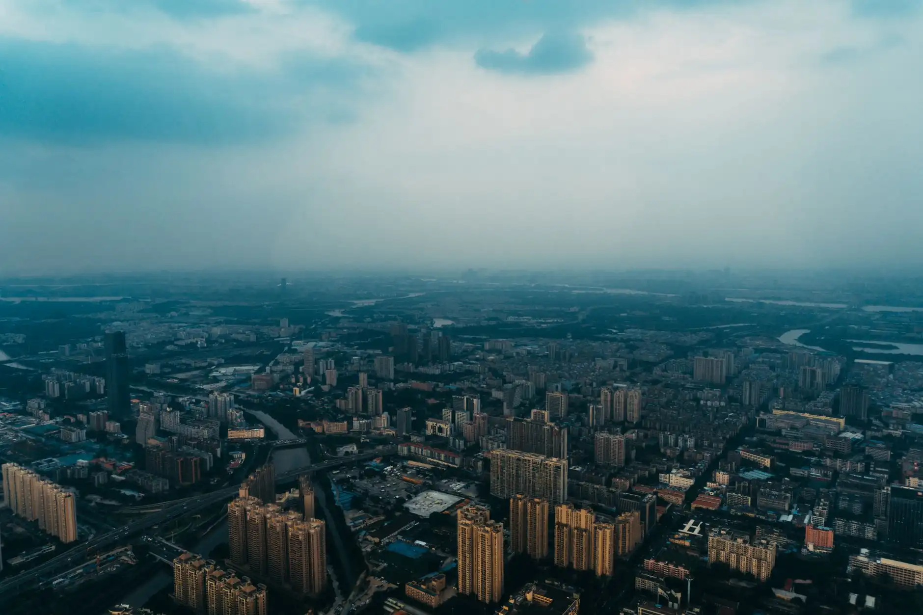 上海二手商品交易平台运营模式创新与市场趋势分析